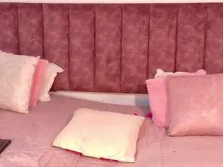 Cheneelllorens  live sex cam