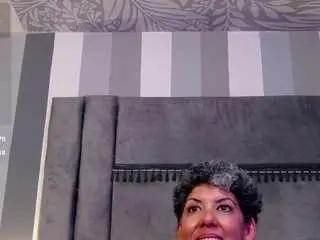 Julianewell  live sex cam