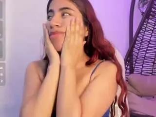 Lunitaa18  live sex cam