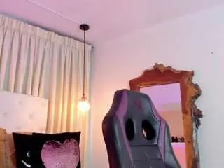 Bonniebad  live sex cam