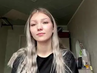 Kristingoehringer  live sex cam