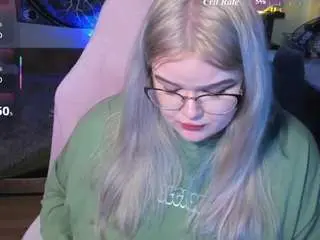 Lilmilkylilly  live sex cam