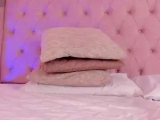 Lucy-vega  live sex cam