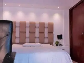 Arianarousee  live sex cam