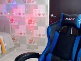 Korolek12  live sex cam