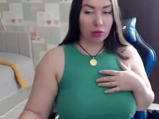 Korolek12  live sex cam