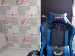 Korolek12  live sex cam