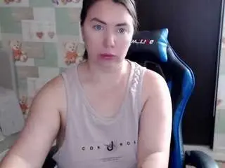 Korolek12  live sex cam