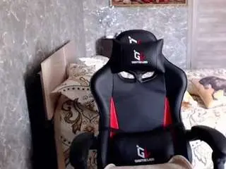 Korolek12  live sex cam