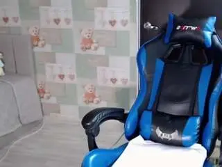 Korolek12  live sex cam