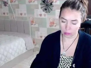 Korolek12  live sex cam