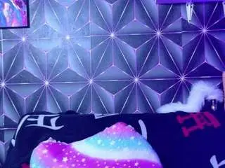 Kyliemoann  live sex cam