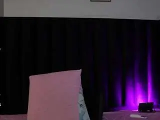 Kinkywildmilf  live sex cam