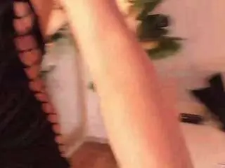 Dafnne-hills  live sex cam