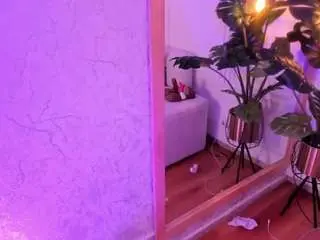 Dafnne-hills  live sex cam