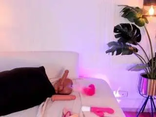 Dafnne-hills  live sex cam