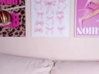Dafnne-hills  live sex cam