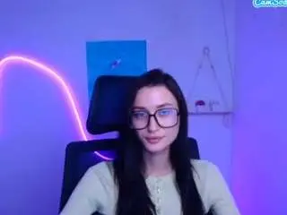 Runadiva  live sex cam