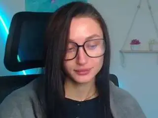 Runadiva  live sex cam