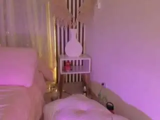 Samaantha-white  live sex cam