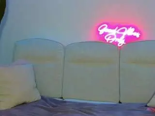 Cassy-foxy  live sex cam