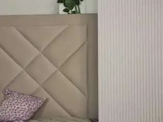 Gwenbrittle  live sex cam