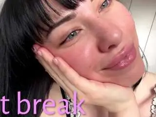 Joycepilling  live sex cam