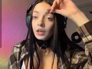 Lewislitaker  live sex cam