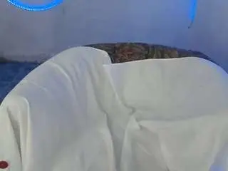 Luna-ass  live sex cam