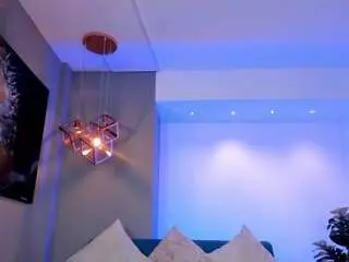 Mia-taylors  live sex cam