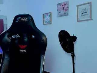 Mia-taylors  live sex cam