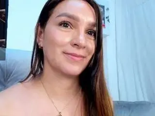 Mia-taylors  live sex cam
