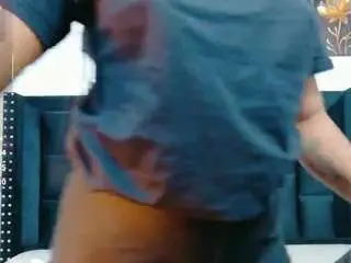 Petitelittleebony  live sex cam