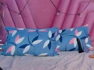 Petitelittleebony  live sex cam