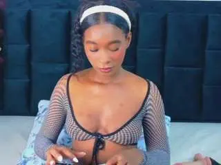 Petitelittleebony  live sex cam