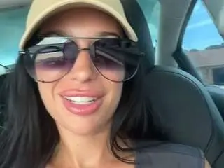 Tighttinymilf  live sex cam