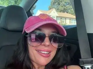 Tighttinymilf  live sex cam