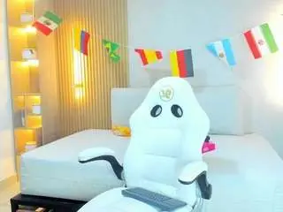 Ely-brown  live sex cam