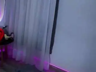 Trina-cam  live sex cam