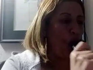 Veella  live sex cam