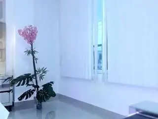 Calyptra-lux  live sex cam