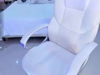 Calyptra-lux  live sex cam