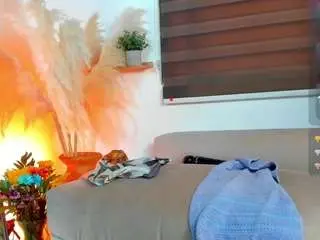 Julieta-cooper  live sex cam