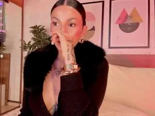 Lunaruso  live sex cam