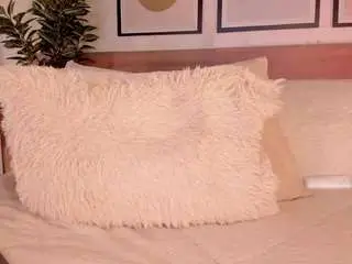 Lunaruso  live sex cam