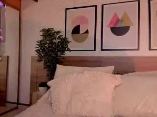 Lunaruso  live sex cam