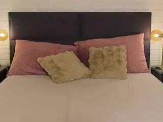 Alex-shine  live sex cam