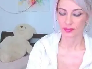 Misslara123  live sex cam