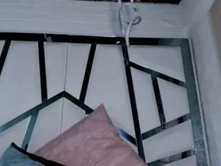 Hannywatson  live sex cam