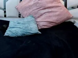 Hannywatson  live sex cam